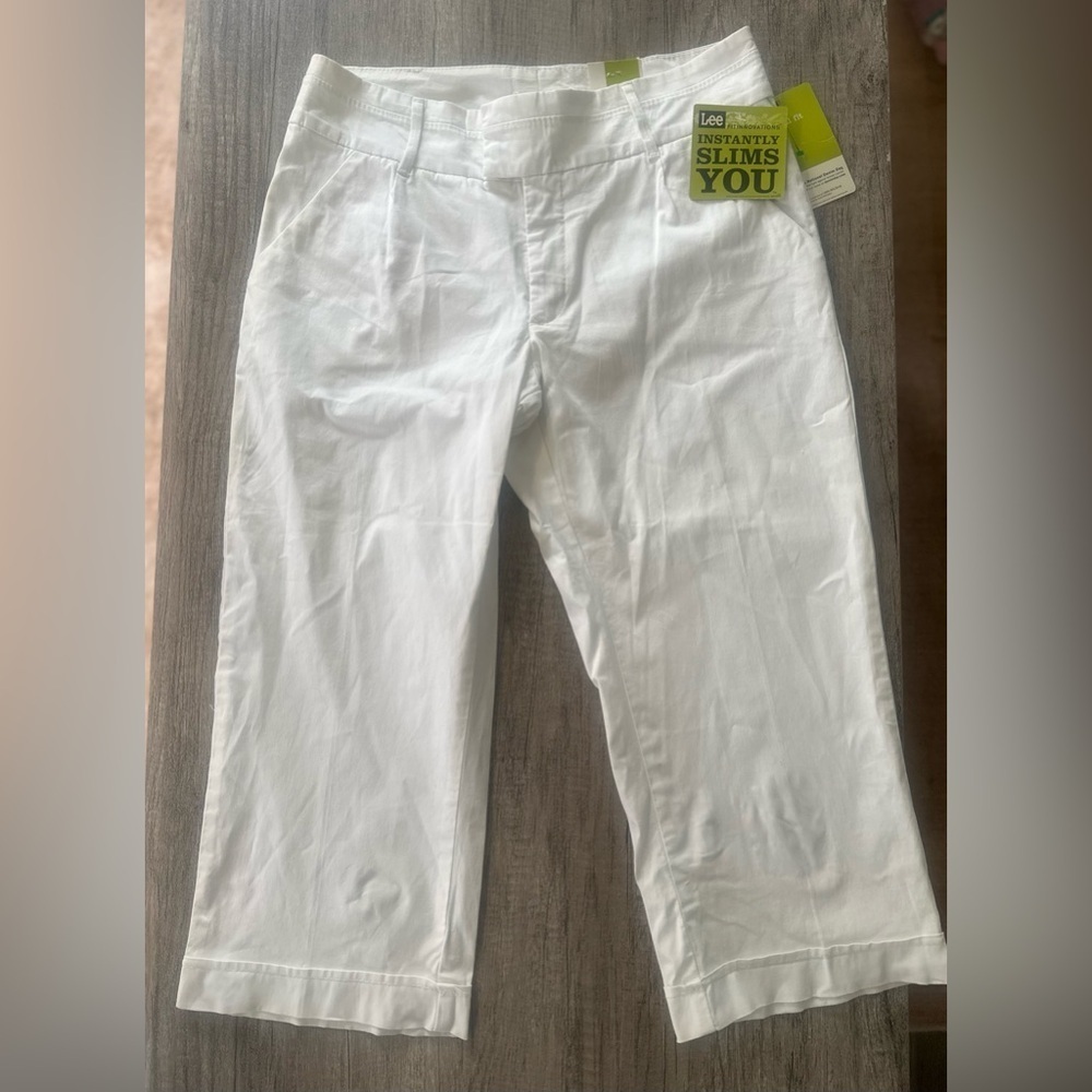 Lee Fit innovations Natural Fit Stretch White Capri Size 8 Petite